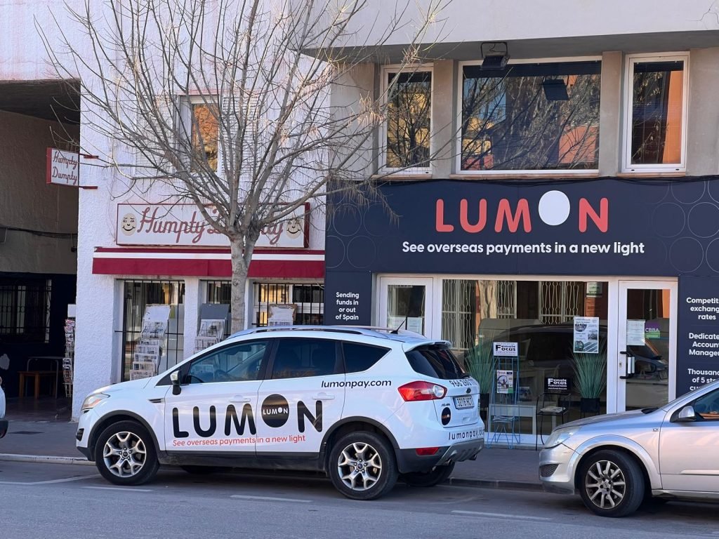 lumon-International-Currency-Transfers-office-
