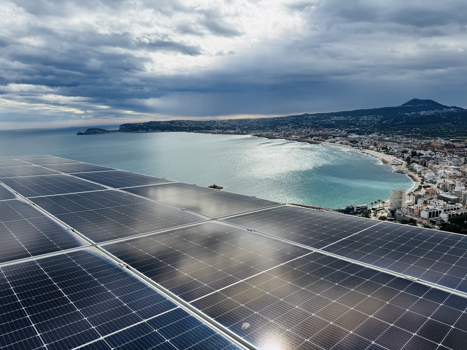 Solar Finance Explained: How to Spread the Cost of Going Solar